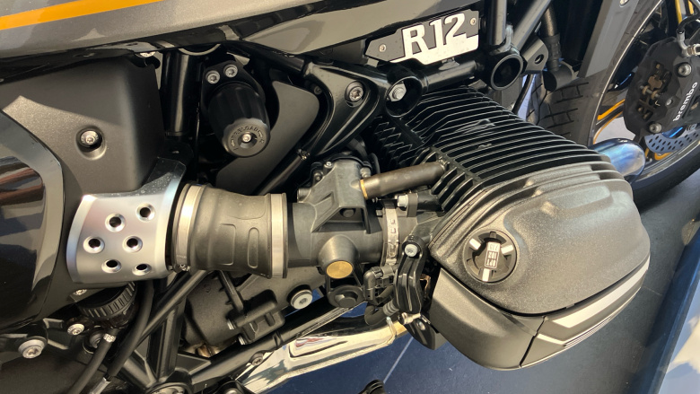 BMW R12 (24MY)
